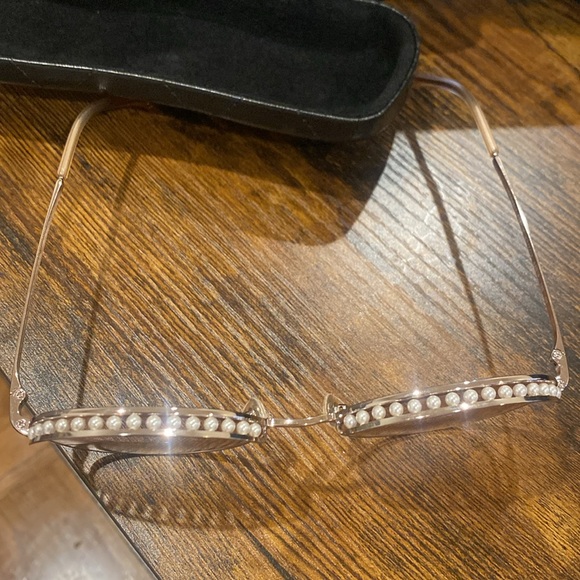 Authentic Brand new Round chanel sunglasses w/ metal & imitation pearls frame. - Picture 3 of 13